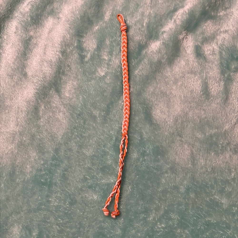 Assorted braided bracelets - Picture 9 of 12